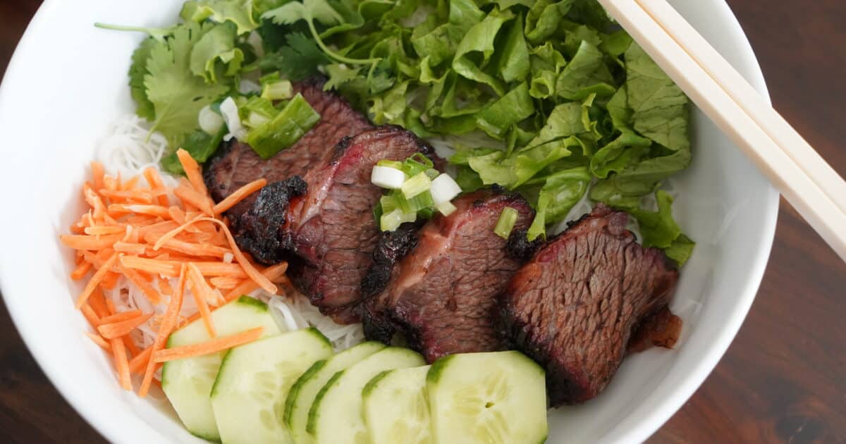 Smoked Beef Rib Vermicelli Bowl | Beef Loving Texans | Beef Loving Texans is your one-stop informati