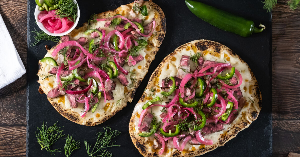 Thai Peanut Naan Bread Pizza | Beef Loving Texans | Beef Loving Texans is your one-stop information 